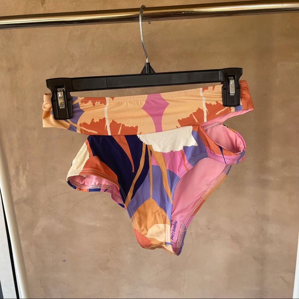 Dippin Daisy’s Multicolor Cut Out Print Bikini Bottom Swim Size Small S